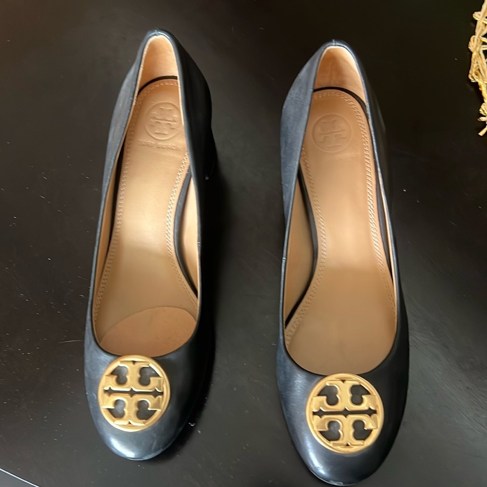 Tory Burch Black Benton Logo pumps.  Gently Worn.  Size 7